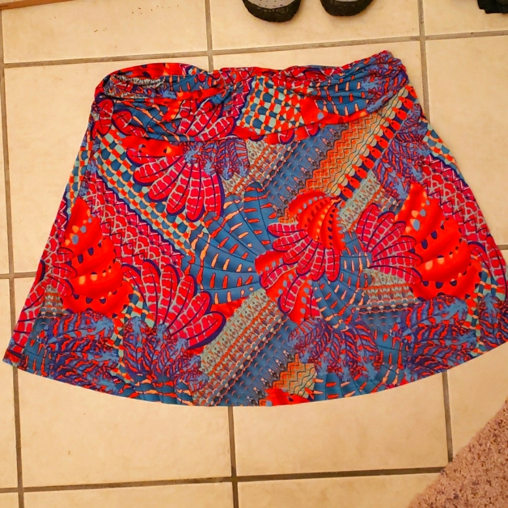 Size L/XL women's polyester, multi-colored skirt